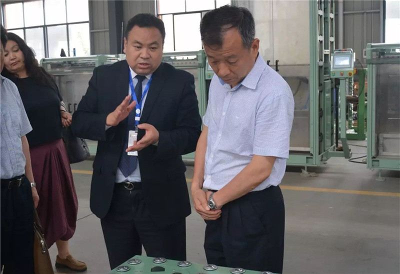 湘潭市政協(xié)調(diào)研組蒞臨傲派自動化